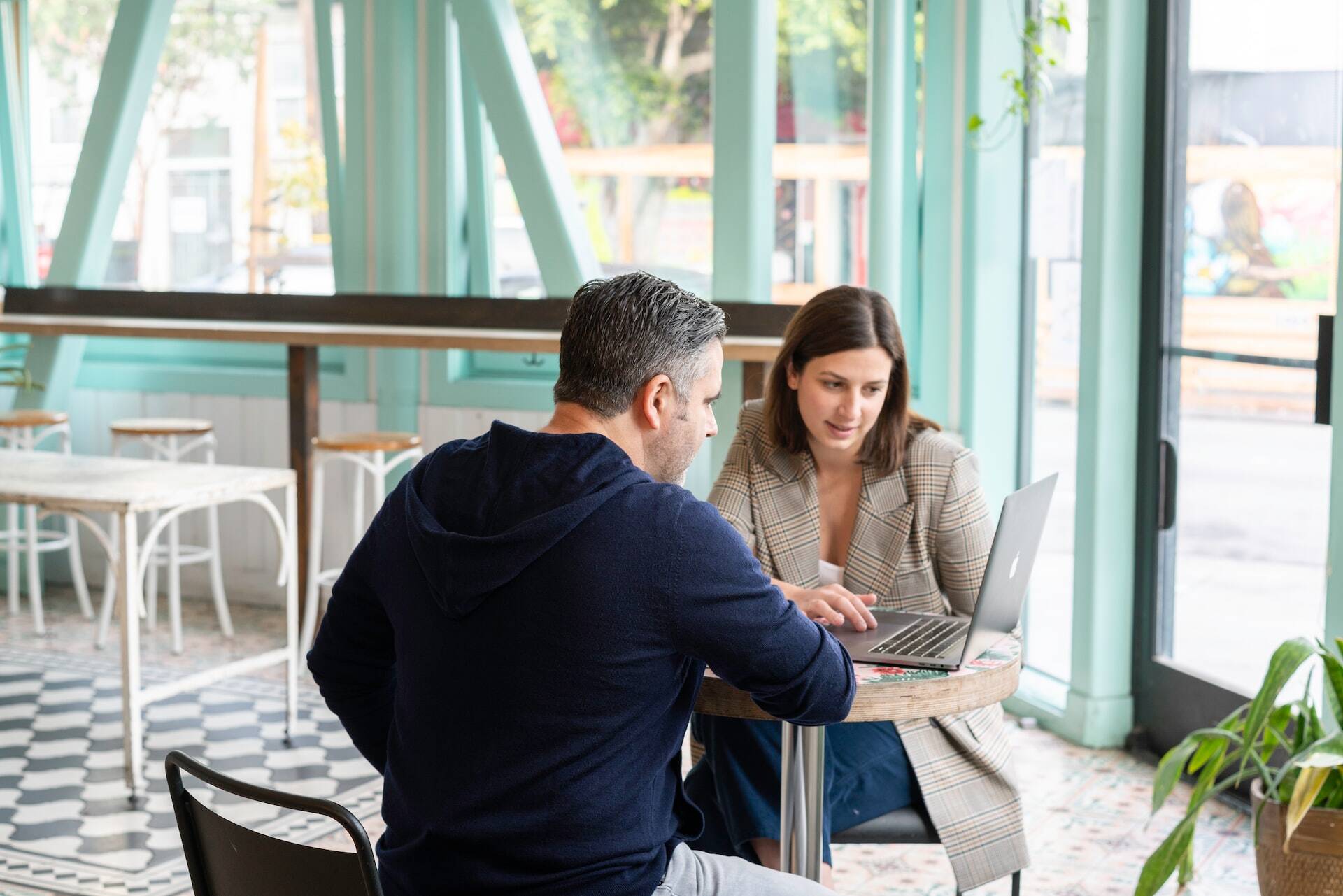 Two people working together in a restaurant